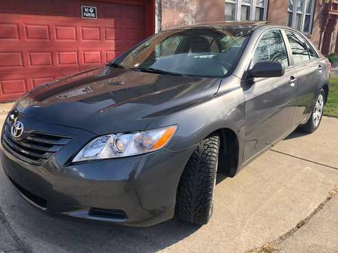 2009 toyota Camry LE - cars & trucks - by owner - vehicle automotive... for sale in Chicago, IL