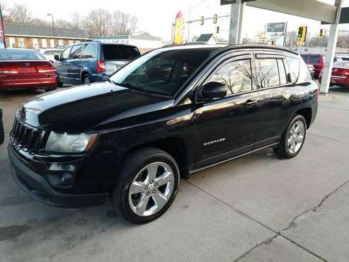 2012 JEEP COMPASS LATITUDE EZ FINANCING AVAILABLE - cars & trucks -... for sale in Springfield, IL
