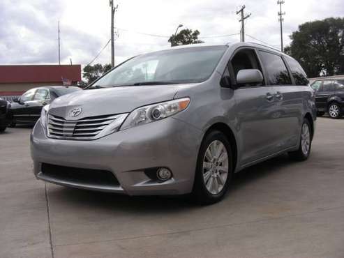 2011 Toyota Sienna - cars & trucks - by dealer - vehicle automotive... for sale in Champaign, IL