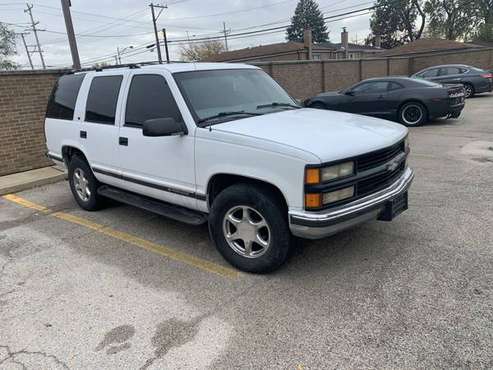 99 CHEVY TAHOE - cars & trucks - by owner - vehicle automotive sale for sale in Chicago, IL