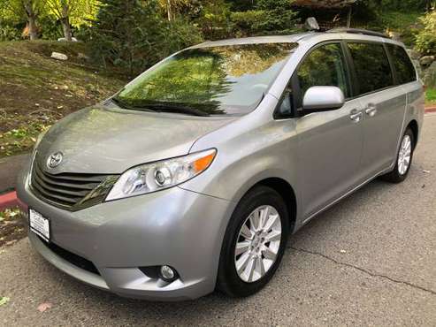 2013 Toyota Sienna XLE AWD --Clean title, Leather, Sunroof-- - cars... for sale in Kirkland, WA