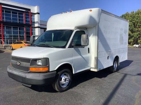 2006 Chevy Express G3500! Cutaway Box Van! No Accidents! - cars &... for sale in Ortonville, MI