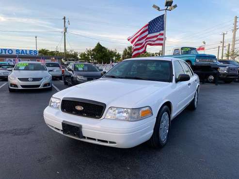 2010 Ford Crown Victoria One Owner Great Shape COLD A/C Super Clean for sale in FL