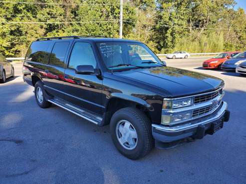 1994 CHEVROLET SUBURBAN 1500 4X4 CLEAN AND DEPENDABLE for sale in Johnson City, TN
