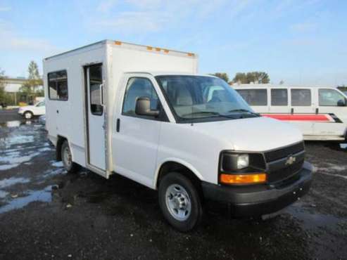 2011 Chevrolet Express 10' S/A Box Truck for sale in Portland, OR