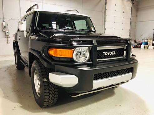 2009 Toyota FJ Cruiser 4x4 Well Maintained Clean Carfax 4x4 4dr SUV... for sale in Portland, OR