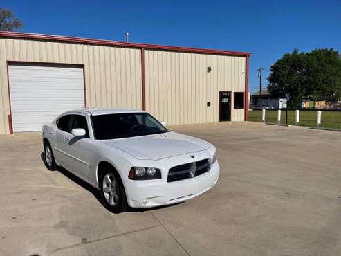 2010 Dodge Charger SXT - - by dealer - vehicle for sale in Wichita, KS