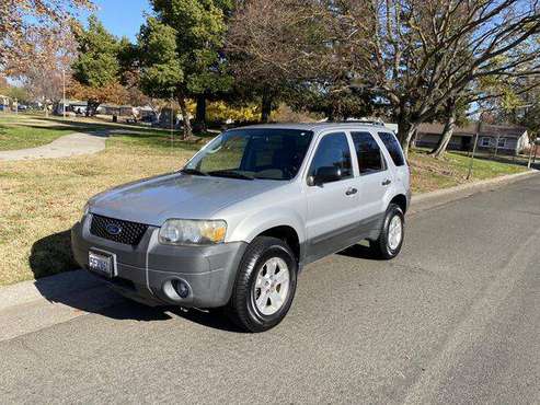 2005 Ford Escape XLT 4WD LOW MILES - cars & trucks - by owner -... for sale in Sacramento , CA