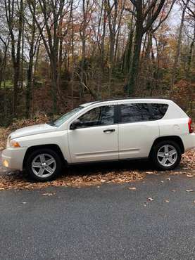 2008 JEEP COMPASS 4X4 139,000 MILES - cars & trucks - by owner -... for sale in Greer, SC