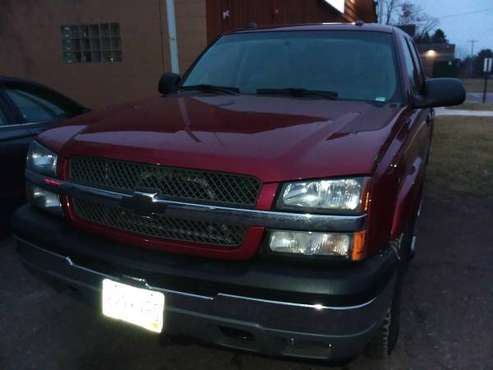 2005 Chev Avalanche 4X4 4dr 133,xxx miles - cars & trucks - by... for sale in Stacy, MN