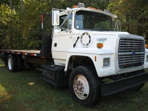 Ford L8000 flat bed truck for sale in Charleston, TN