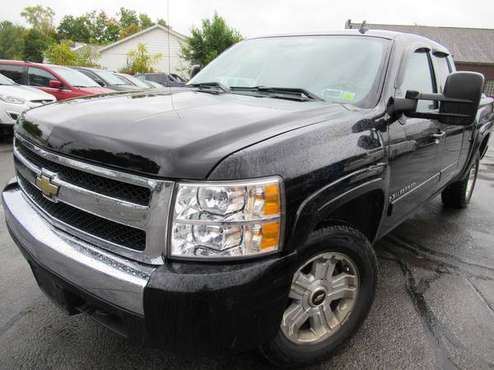 2008 chevy silverado lt 4x4 extended cab drives good for sale in Johnson City, NY