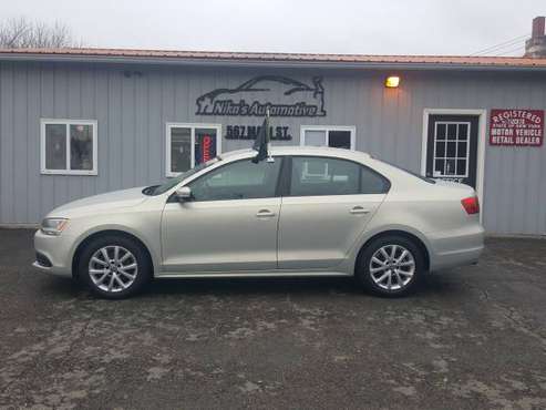 2012 Volswagon Jetta SE - cars & trucks - by dealer - vehicle... for sale in Apalachin, NY