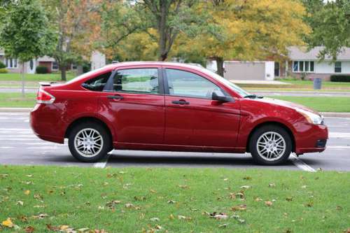 2010 Ford Focus - cars & trucks - by owner - vehicle automotive sale for sale in milwaukee, WI
