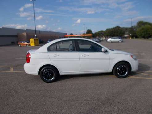 2010 Hyundai Accent for sale in Topeka, KS
