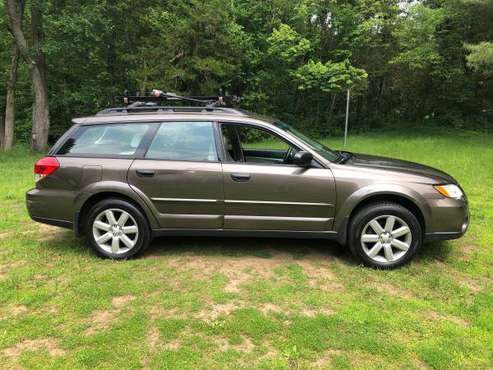 📲 2008 SUBARU OUTBACK "PREMIUM" * RARE 5 SPEED MANUAL * LOADED *CLEAN for sale in Stratford, CT