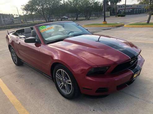 2011 FORD MUSTANG CONVERTIBLE (2500$ enganche) - cars & trucks - by... for sale in Port Isabel, TX