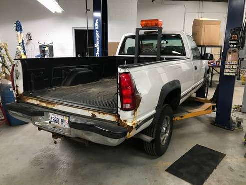 1998 Chevy 3500 plow truck pickup for sale in Rolling Meadows, IL