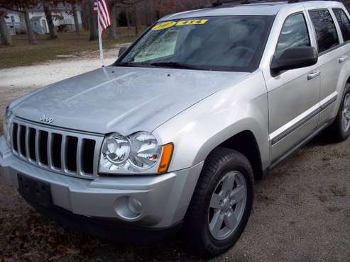 2007 JEEP GRAND CHEROKEE - cars & trucks - by dealer - vehicle... for sale in Tiverton , RI