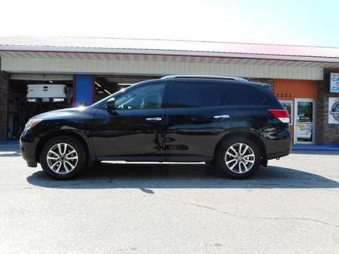 ★★★ 2015 Nissan Pathfinder 4x4 / ONLY 26k Miles / $2000 DOWN! ★★★ for sale in Grand Forks, ND