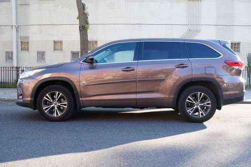 2018 Toyota Highlander 4wd Le Plus Low MIleage! - cars & trucks - by... for sale in Brooklyn, NY