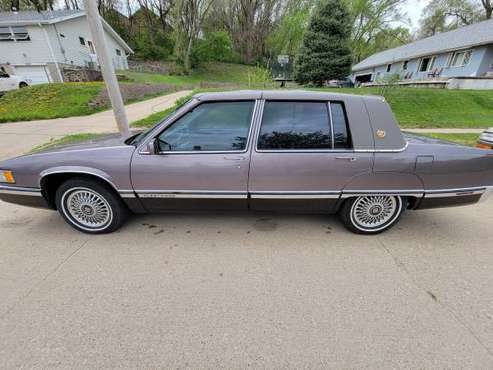 1992 cadillac fleetwood for sale in Sioux City, IA