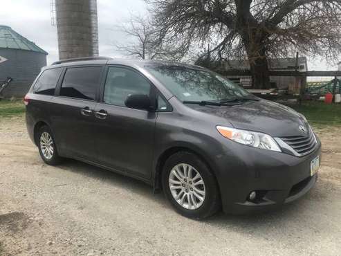2011 toyota sienna xle for sale in Des Moines, IA