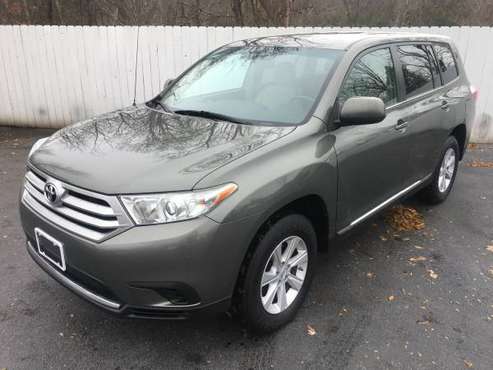 2011 Toyota Highlander SE 4WD WINTERS HERE! 6 Cylinder 3RD Row... for sale in Watertown, NY