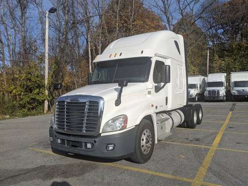 2015 FREIGHTLINER CASCADIA DOUBLE BUNK DD15 455 HP 10 SPD / 357K APU... for sale in Wappingers Falls, OH