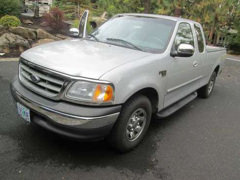 2001 FORD F150 SUPERCAB 4x2 SHORTBOX XLT PICKUP for sale in Bend, OR
