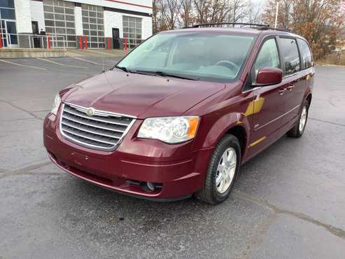 3rd Row! 2008 Chrysler Town & Country! Clean Carfax! Loaded! - cars... for sale in Ortonville, MI