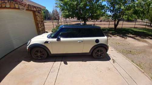 2010 MINI COOPER - cars & trucks - by owner - vehicle automotive sale for sale in Los Lunas, NM