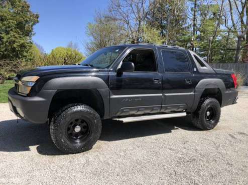 2OO2 CHEVY AVALANCHE NORTH FACE EDITION 4X4 CREW CAB - cars & for sale in IA