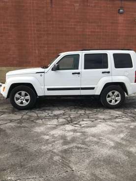 Jeep Liberty 2012 - cars & trucks - by owner - vehicle automotive sale for sale in Syracuse, NY