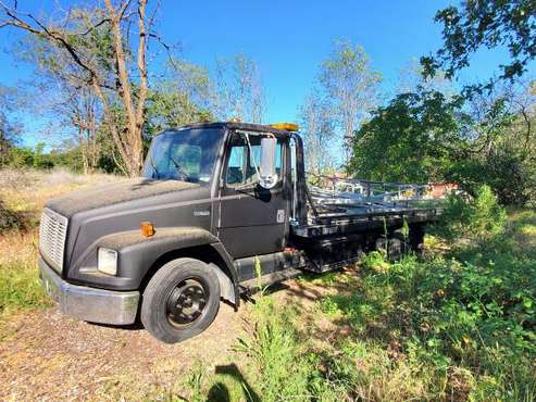 97 flatbed tow truck Freightliner FL70 for sale in Shingle Springs, CA