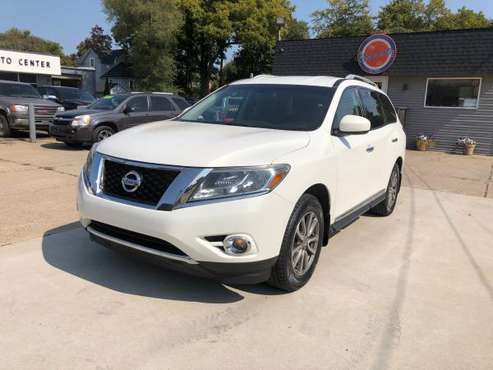 2014 Nissan Pathfinder SL **4X4**Must See - cars & trucks - by... for sale in Fenton, MI