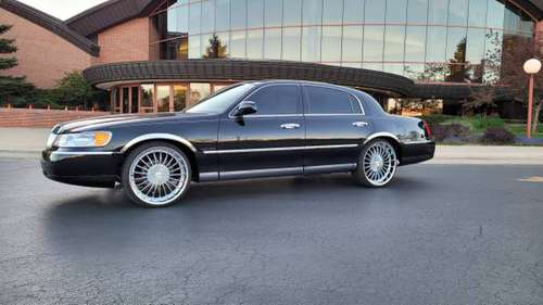 1998 Lincoln Town Car for sale in Racine, WI