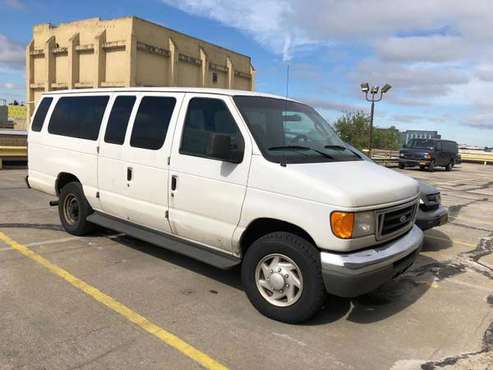 2006 ford econolinE e350 ****15 SEATS**** for sale in Flushing, NY