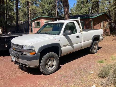2001 Silverado 2500hd 4x4 with plow for sale in Bend, OR