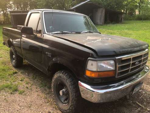 1994 Ford F150 Short Box 6CYL 5spd 4x4 for sale for sale in Mankato, MN