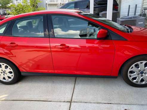 PRICE DROP Excellent condition 2012 Ford Focus - cars & trucks - by... for sale in Sterling, District Of Columbia