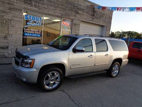 2011 Chevrolet Suburban LT 4x4 ***LOADED-REAR DVD-SUNROOF-20"WHEELS*** for sale in Enon, OH