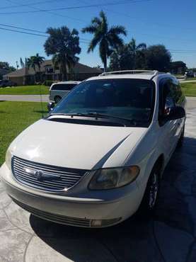Chrysler Town and Country LM 2001 - cars & trucks - by owner -... for sale in Cape Coral, FL