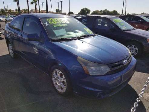 2009 Ford Focus SE Coupe FREE CARFAX ON EVERY VEHICLE for sale in Glendale, AZ