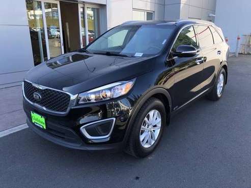 2017 Kia Sorento LX CALL/TEXT - - by dealer - vehicle for sale in Gladstone, OR