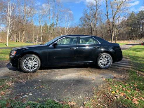 2014 Chrysler 300 - cars & trucks - by owner - vehicle automotive sale for sale in Saugerties, NY