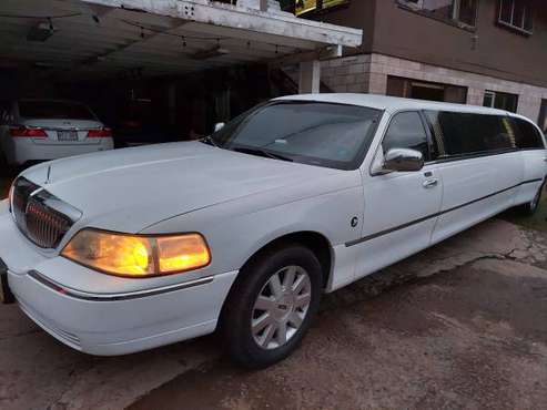 2008 Lincoln TownCar Limousine - cars & trucks - by owner - vehicle... for sale in Waimanalo, HI
