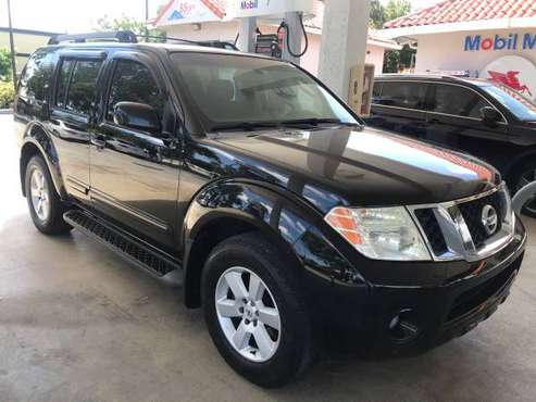 2008 Nissan Pathfinder 3 Row Seats Beautiful Suv By Owner for sale in Hallandale, FL