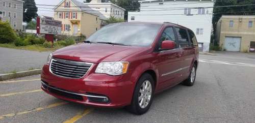 2013 CHRYSLER TOWN AND COUNTRY for sale in Lowell, MA