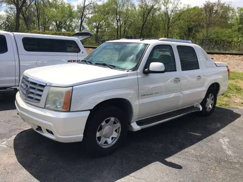 2004 Cadillac Escalade - - by dealer - vehicle for sale in Beloit, IL